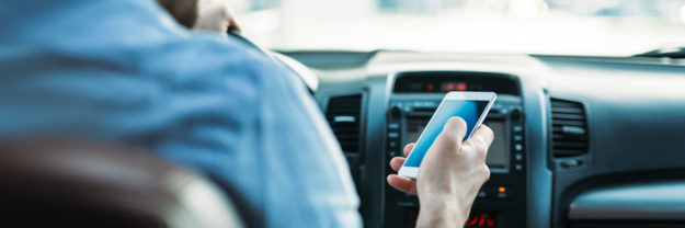 distracted-driver-looking-at-phone