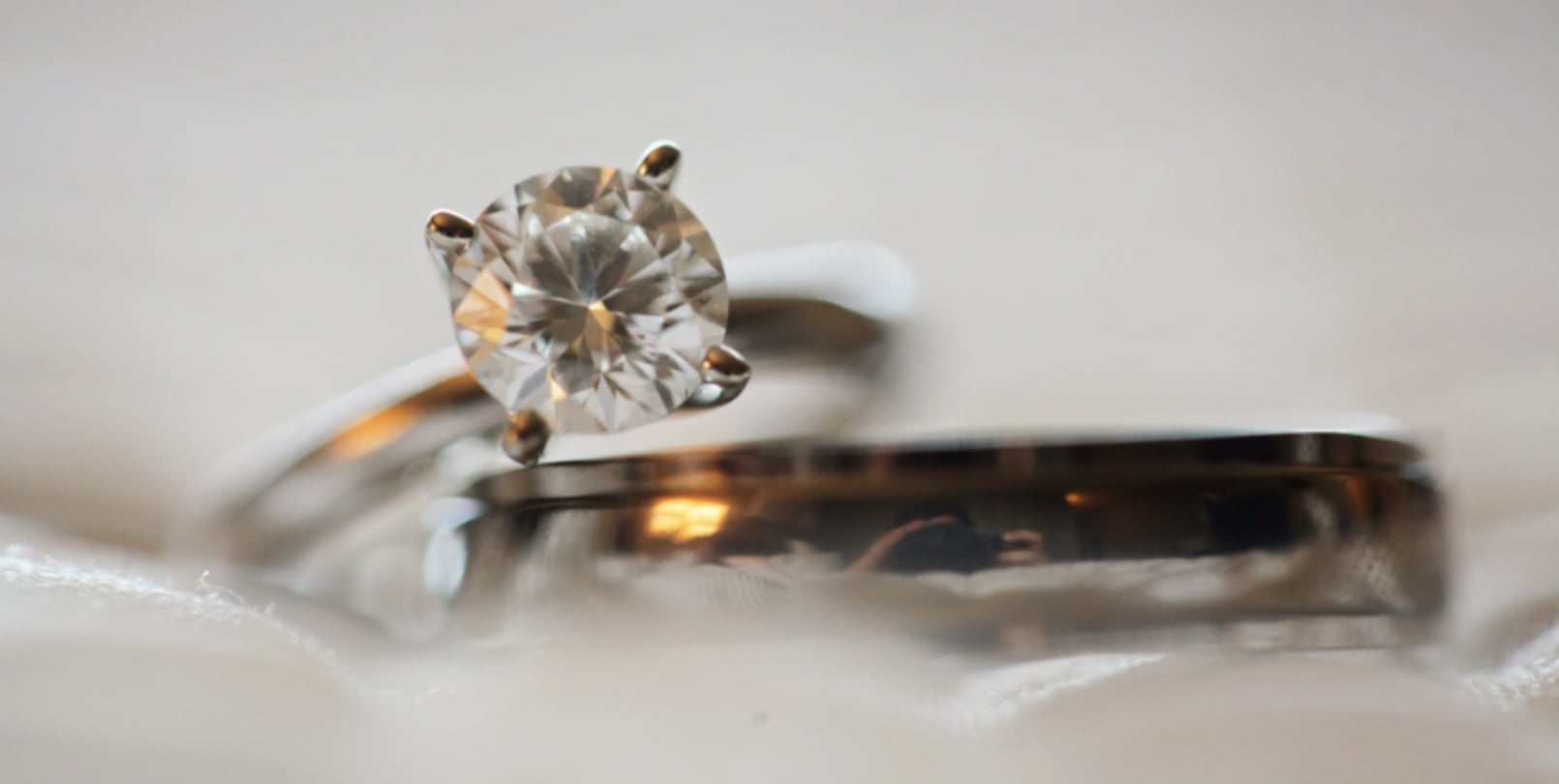 does insurance cover a diamond falling out of an engagement ring?